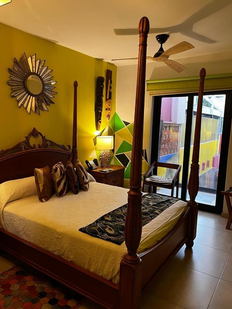 Eklectic Hotel Boutique غوادالاجارا المظهر الخارجي الصورة